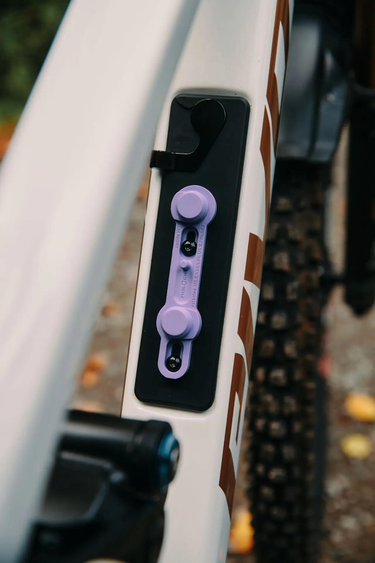 Fidlock TWIST Bike Base system montażowy do bidonu (lilac) 2/3