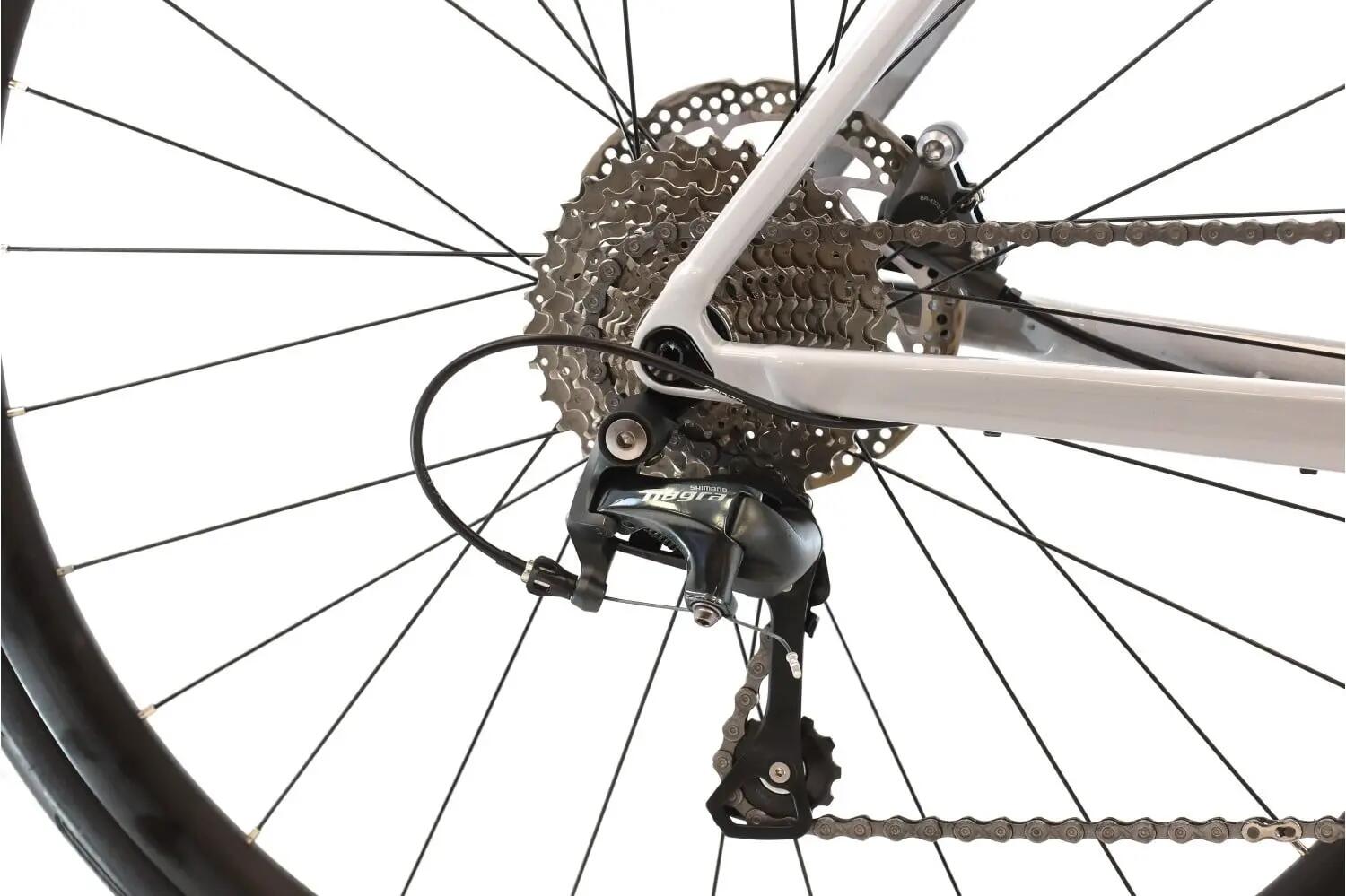 Bici strada ricondizionata ·  Attain Race · Ottimo stato 3/8