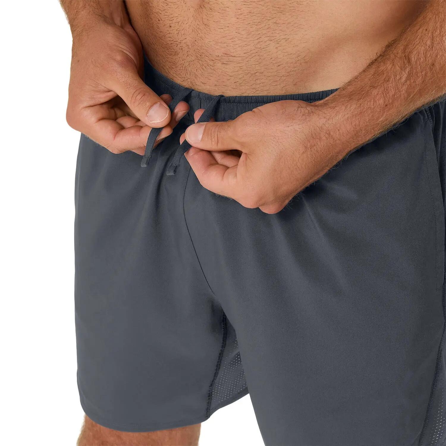 Pantaloncini Asics modello 2011D213-020 per uomini 4/5