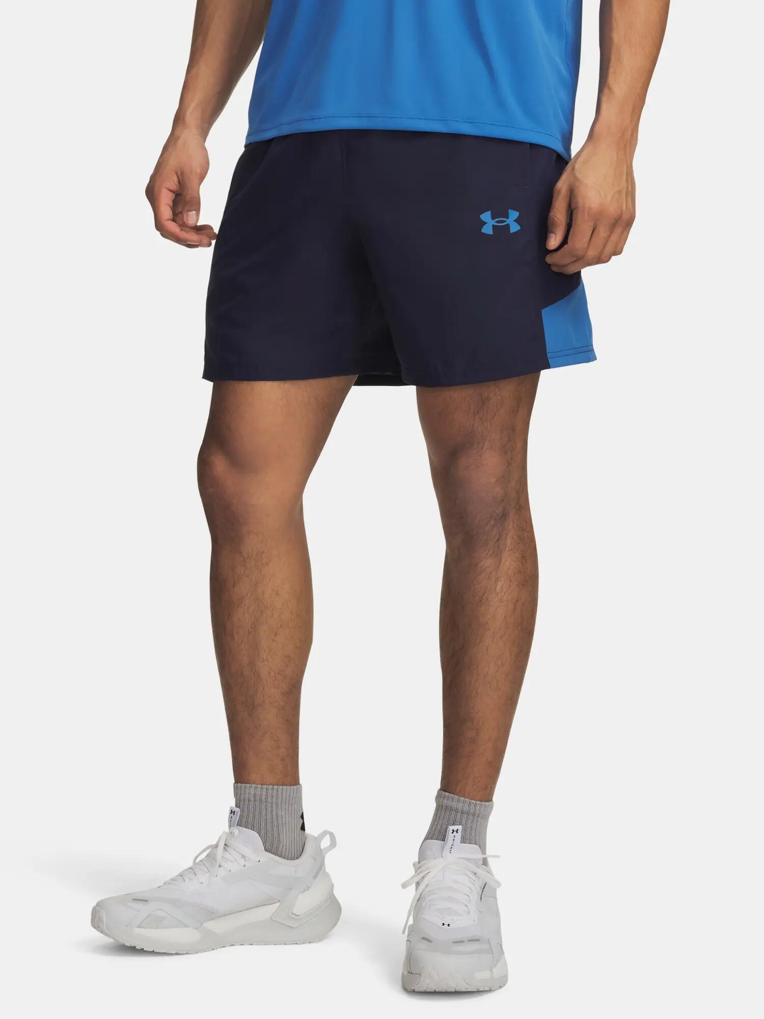 UNDER ARMOUR picture