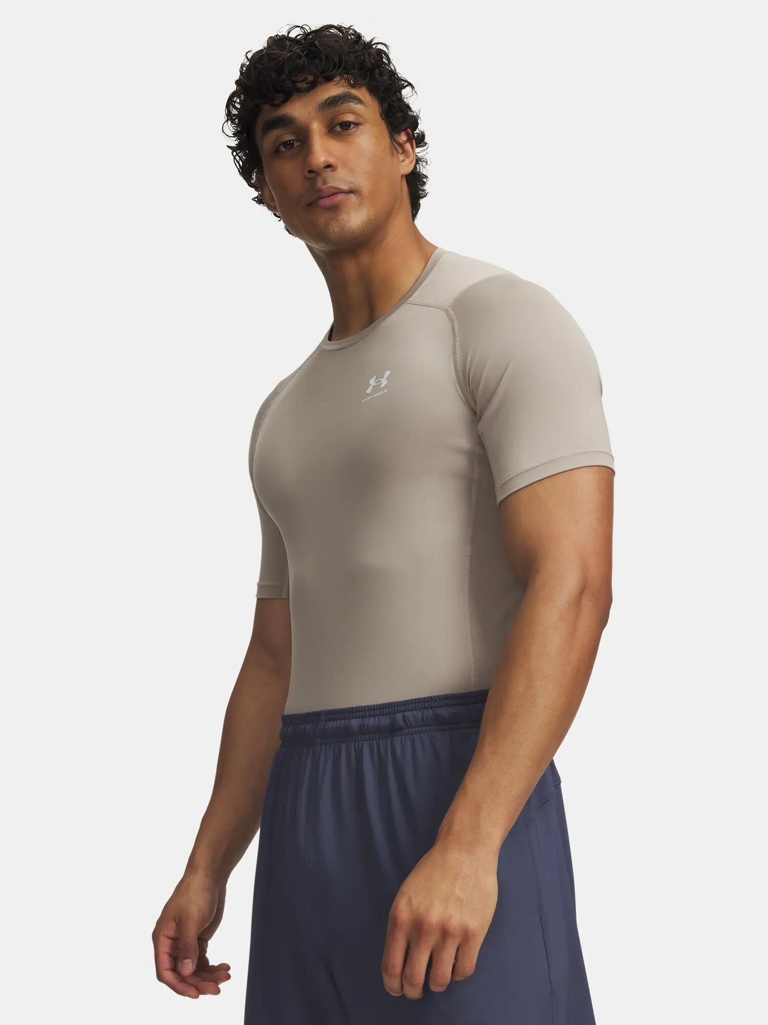 UNDER ARMOUR picture