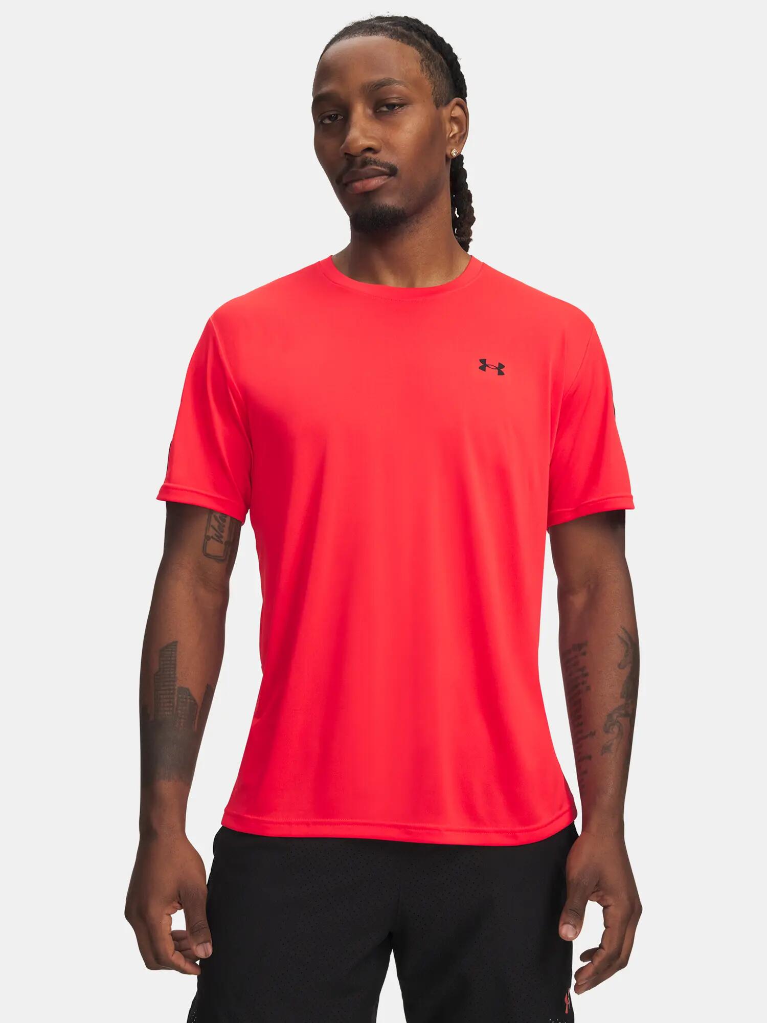 UNDER ARMOUR picture