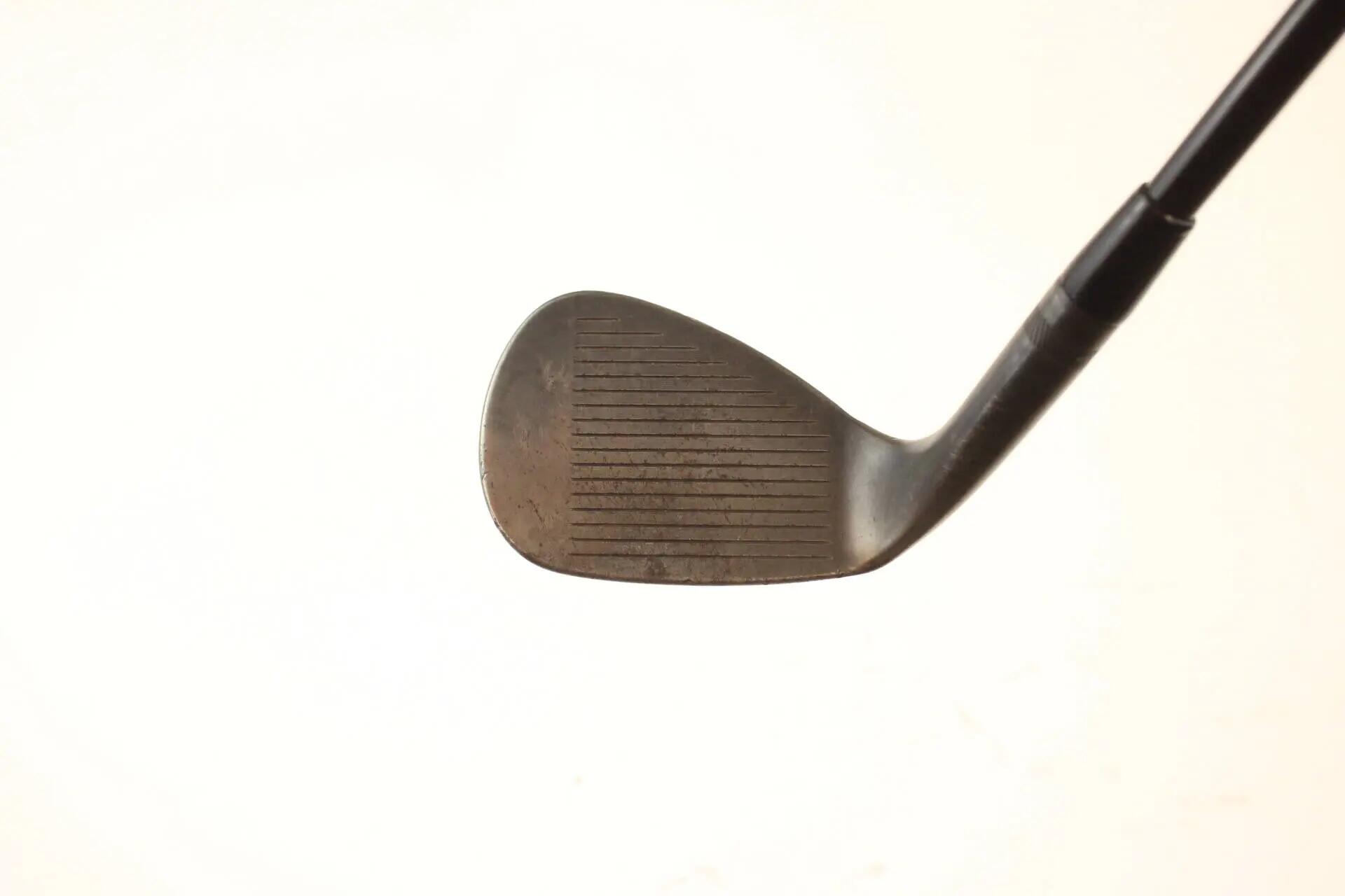 Seconde vie - Titleist Vokey SM9 Jet Black M-Grind RH 56-deg Wedge - Sufficient 3/5
