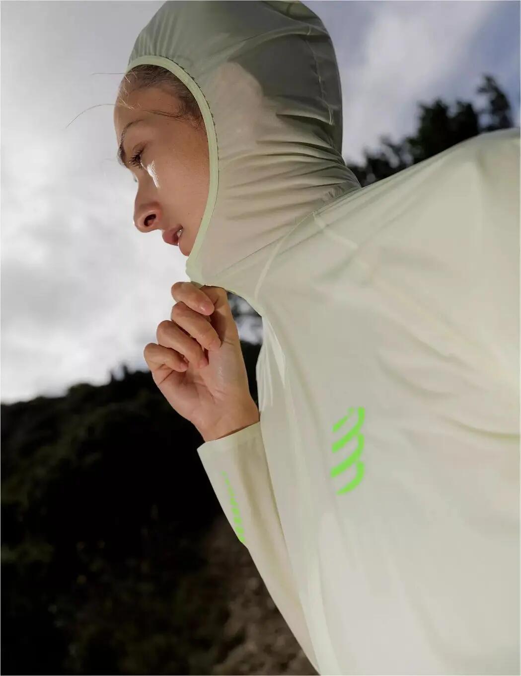 Giacca impermeabile Compressport Hurricane verde da donna 5/7