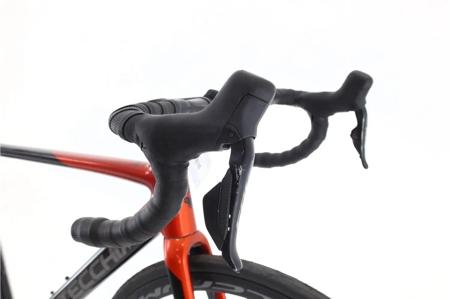 Bici strada ricondizionata · Bottecchia 8Avio Ultimate Di2 12V · Ottimo stato 6/8