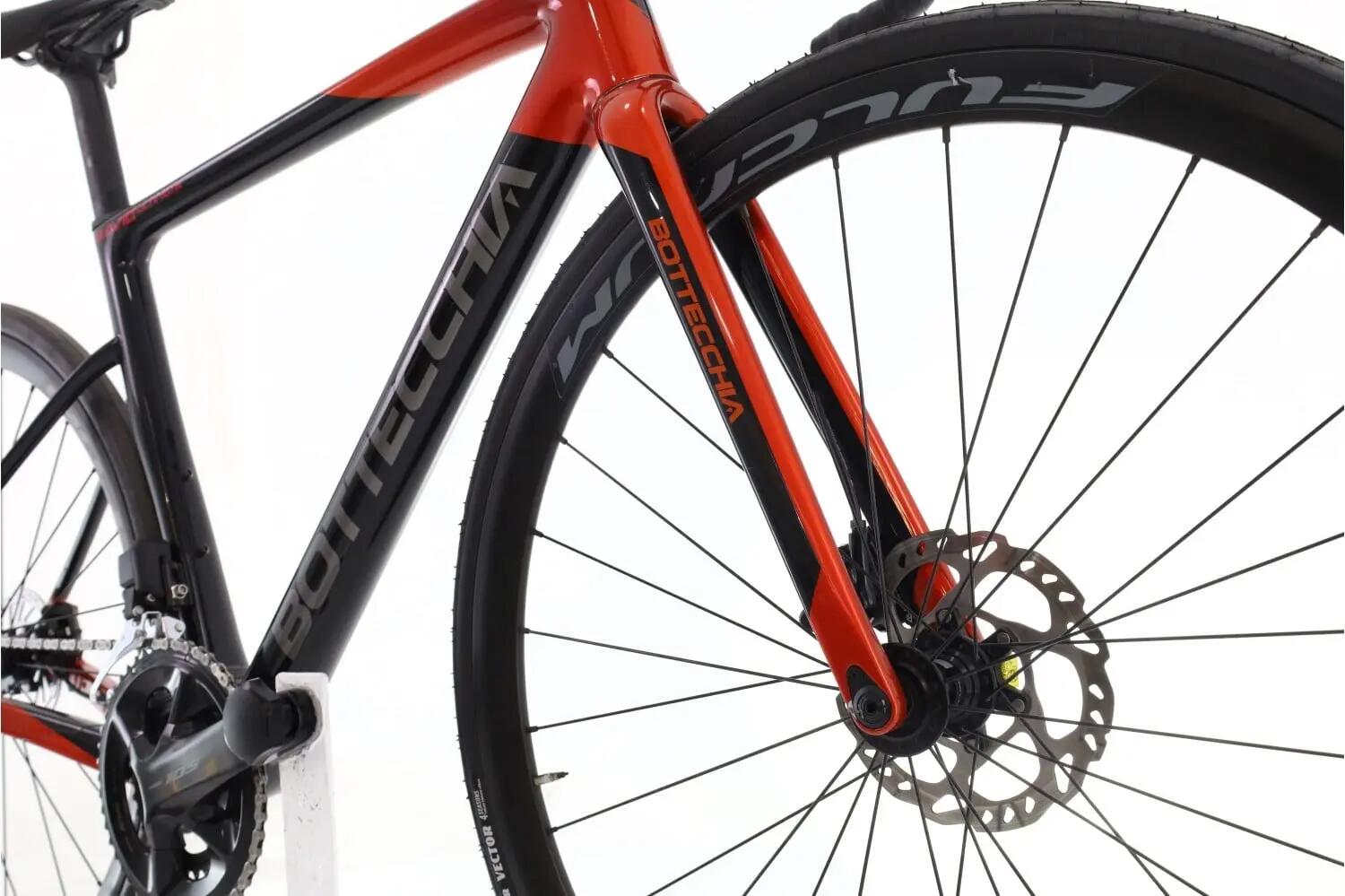 Bici strada ricondizionata · Bottecchia 8Avio Ultimate Di2 12V · Ottimo stato 5/8