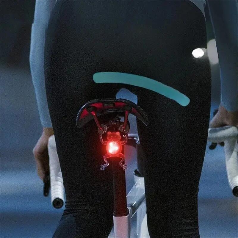 Feu arrière de vélo LED étanche forme grenouille 2/4