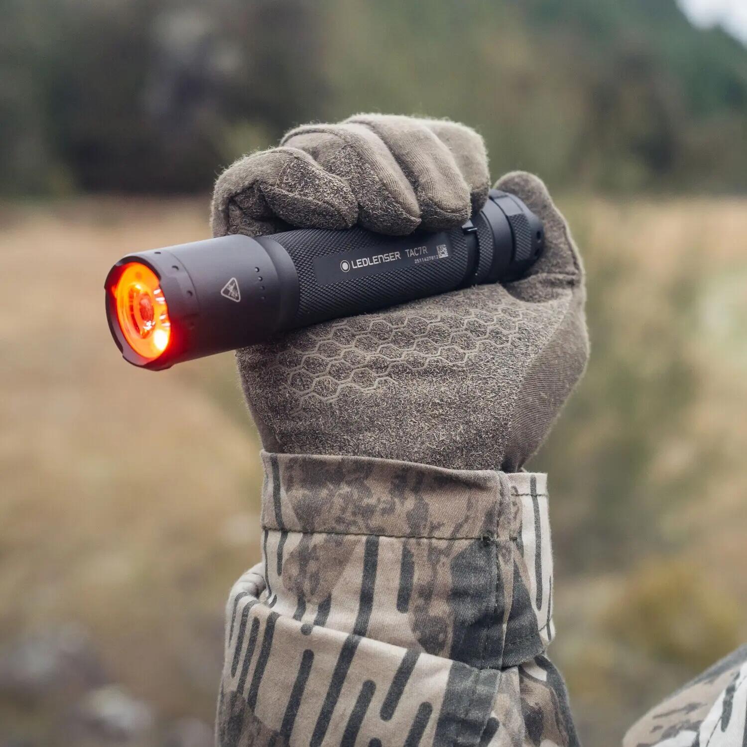 Lampe torche tactique – Chasse, Aventure – 3200lm IP68 370m RGB – TAC7R 12/15