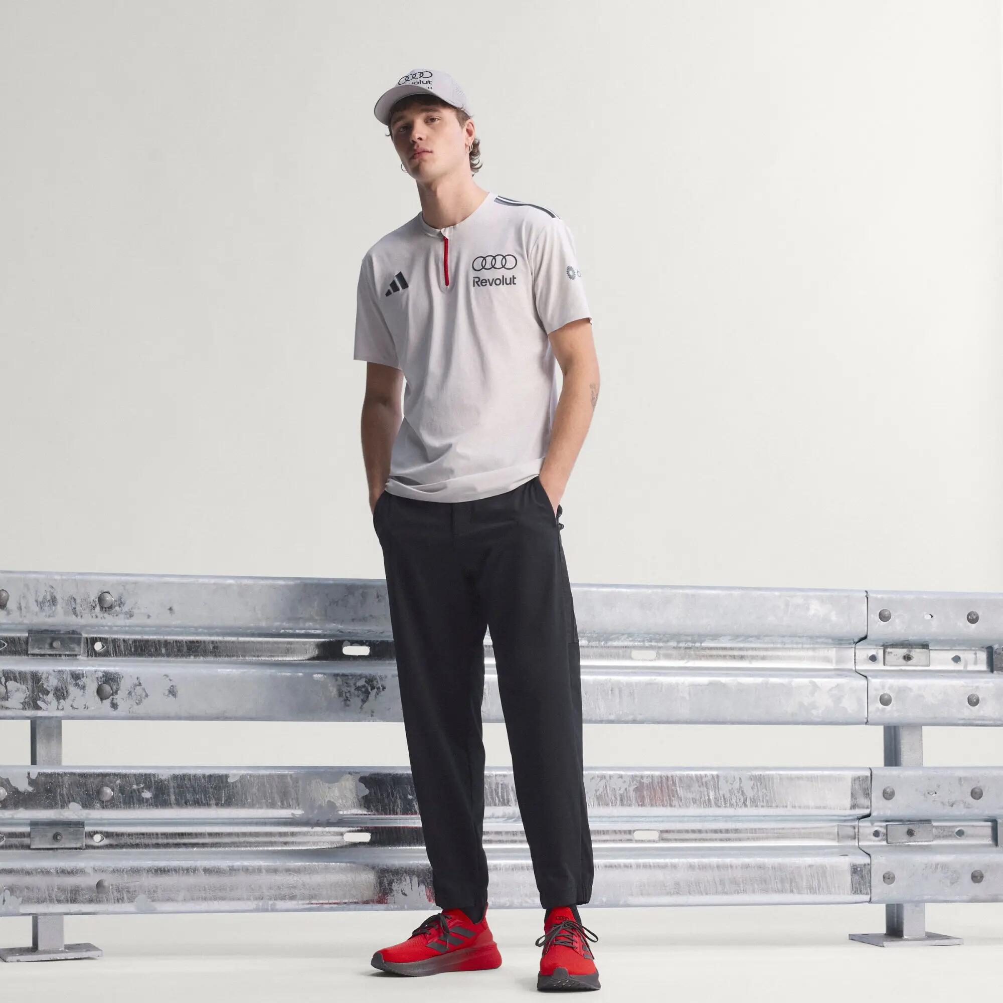 POLO MANCHES COURTES INGÉNIEURS ET ÉQUIPE MARKETING AUDI REVOLUT F1 TEAM 4/15