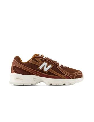Baskets pour femme New Balance 740 Marron.