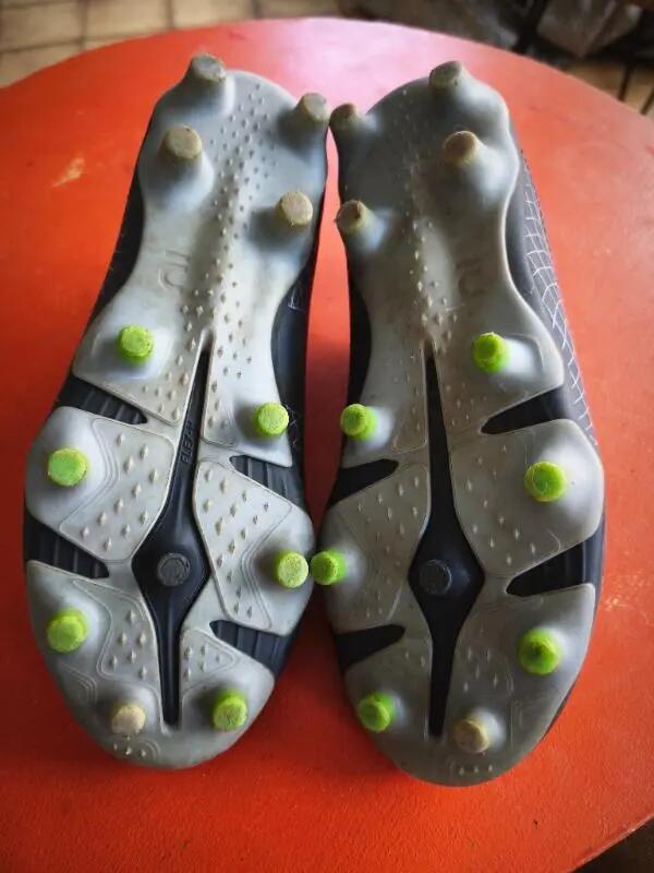 Entre Particuliers - Chaussure football enfant 3/3
