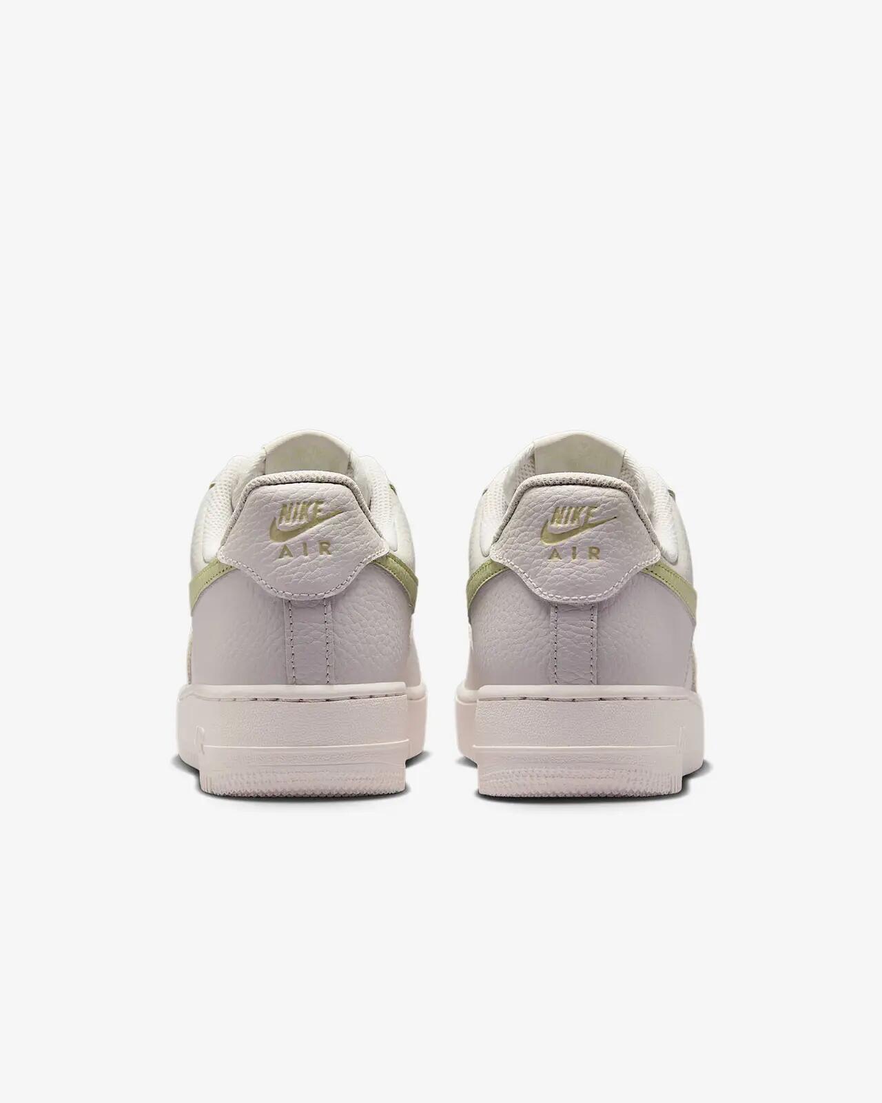 Buty damskie  NIKE AIR FORCE 1 '07 36 6/7
