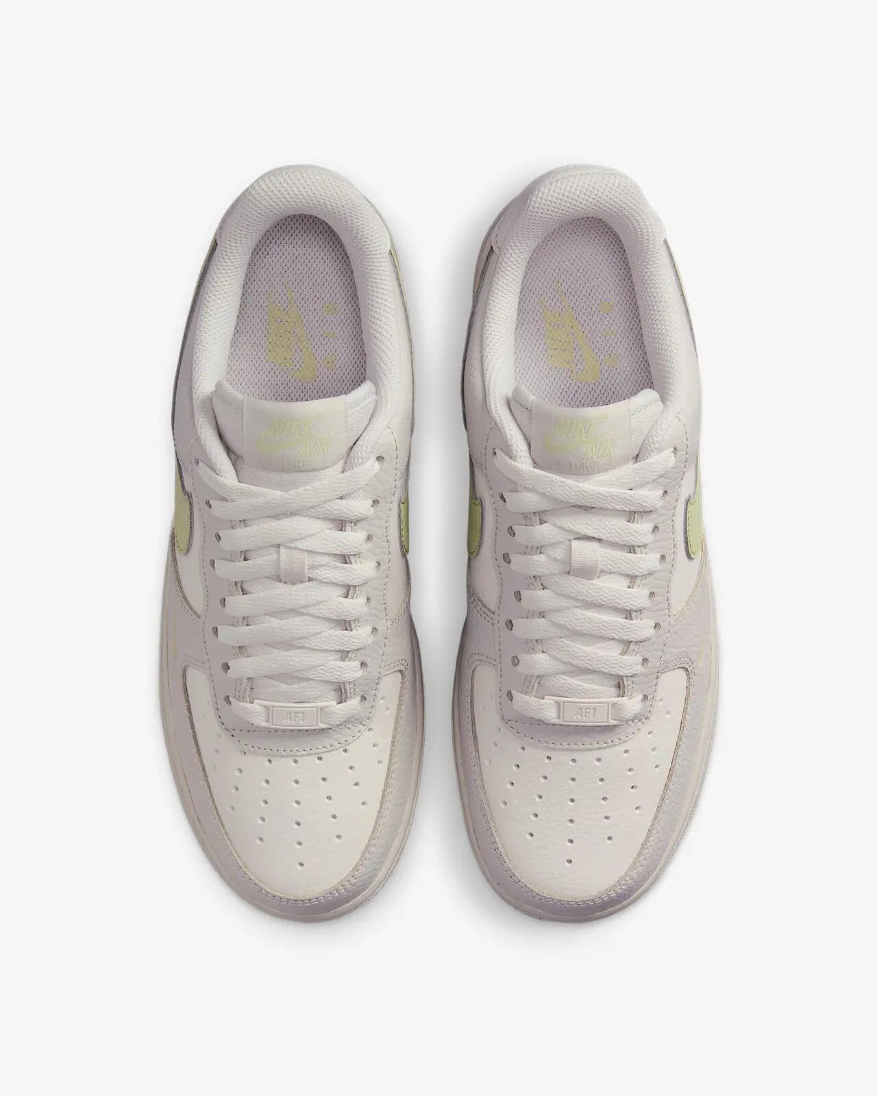 Buty damskie  NIKE AIR FORCE 1 '07 36 4/7