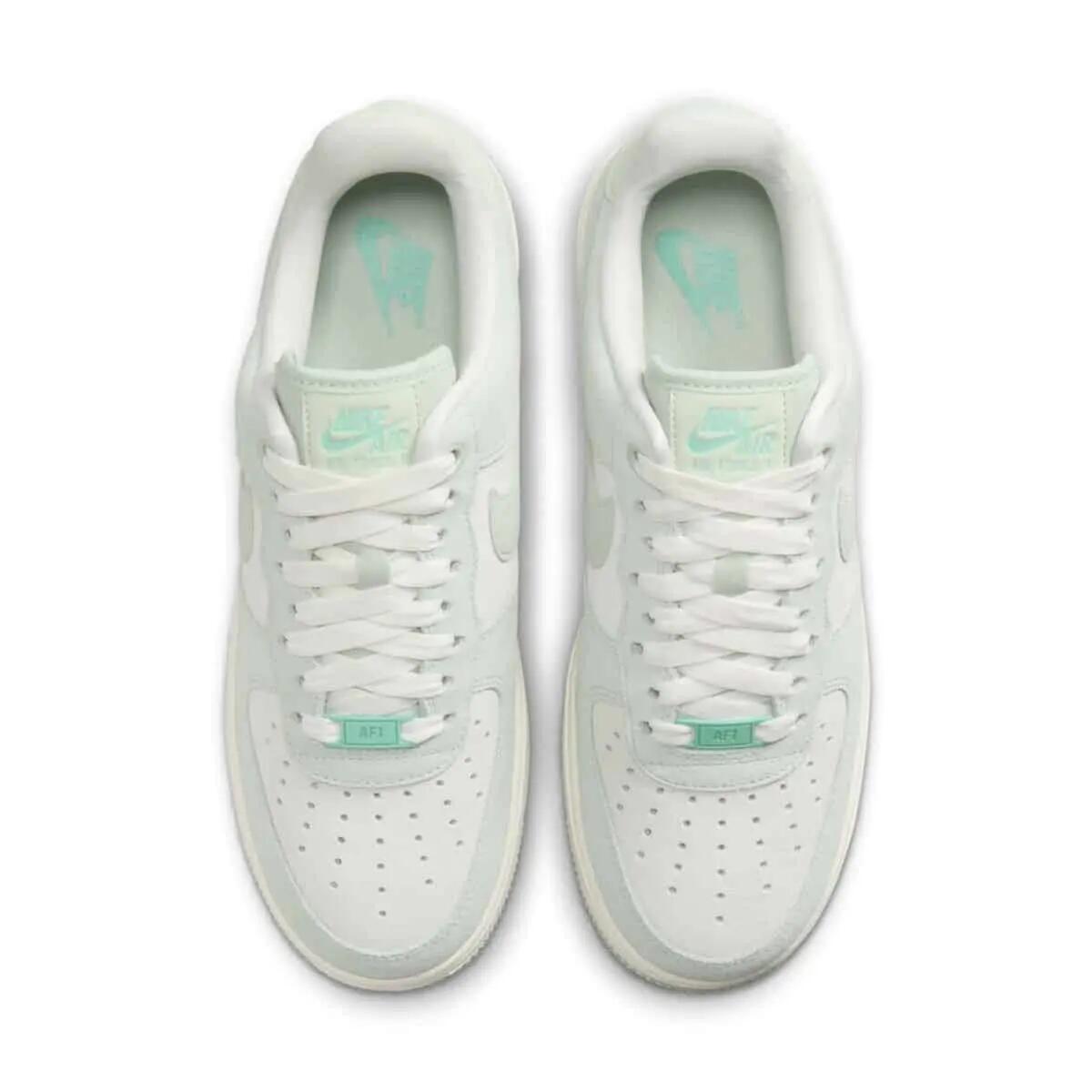 Buty damskie  NIKE AIR FORCE 1 '07 SE 36 5/7