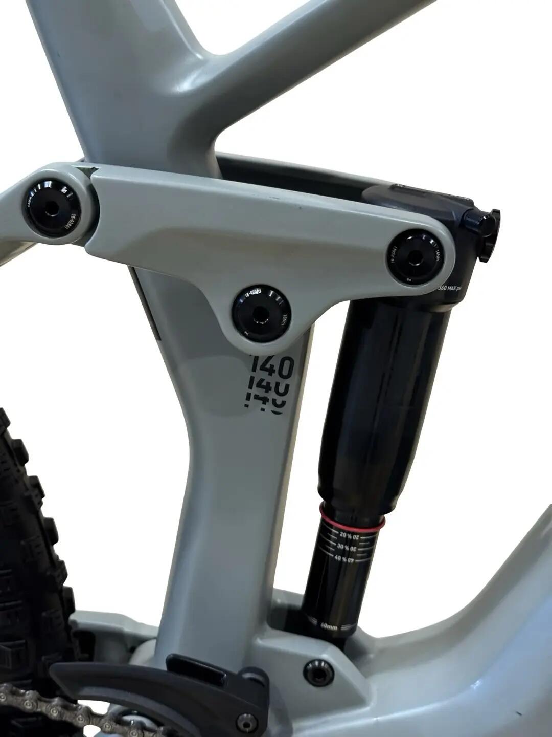 Segunda Vida-Bicicleta E-montaña Cube Stereo Hybrid 140 HPC Pro 625 - Como nuevo 9/13