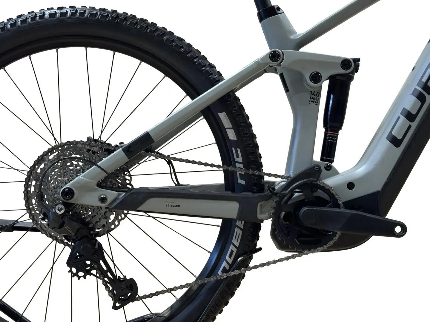 Segunda Vida-Bicicleta E-montaña Cube Stereo Hybrid 140 HPC Pro 625 - Como nuevo 11/13