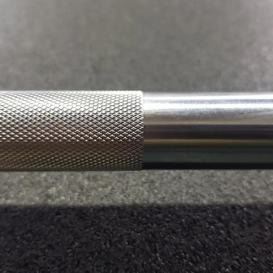 Barre MotiV 2.0 - 15 kg, hard chrome, 4 aiguilles 4/6