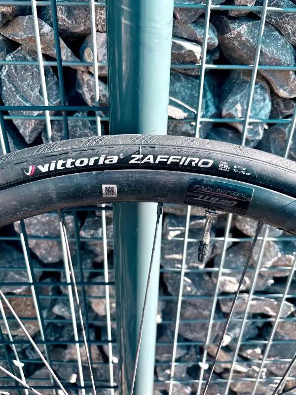 Tussen Particulieren - Wielset GIANT SR2 (schijfremmen + 10-speed cassett 3/6