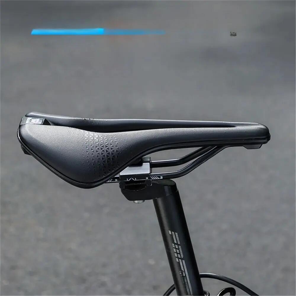 Selle vélo courte respirante en PU avec évidement central 4/7