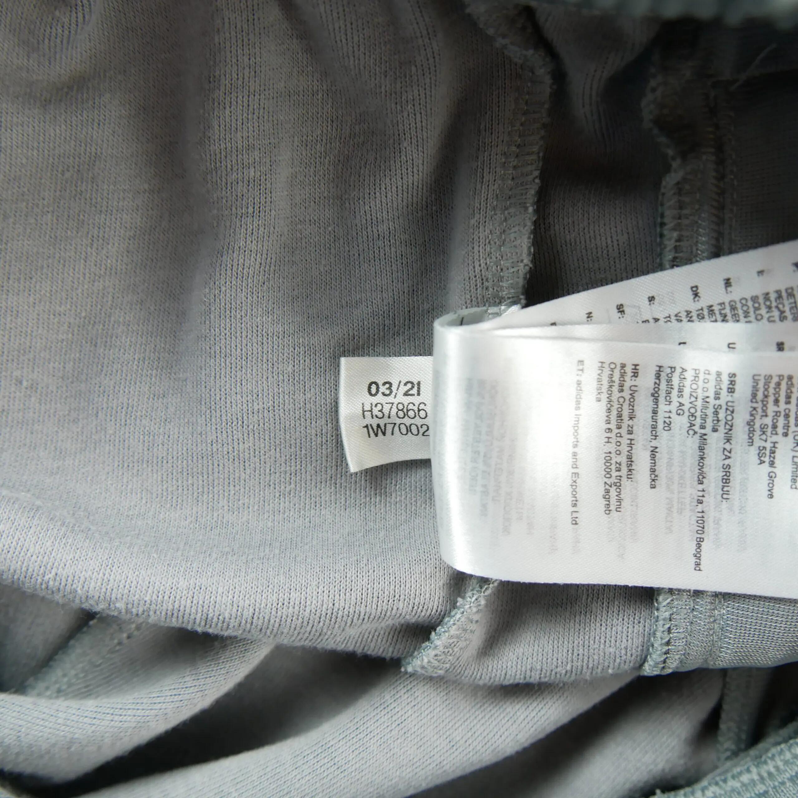 Joggings Hombre Adidas corte tapered 8/8