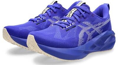 Schoenen - hardlopen - dames - novablast 5 - licht - cobalt