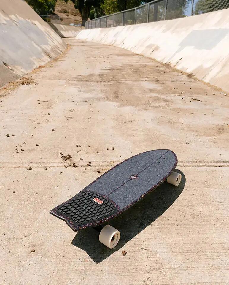 Surfskate Cruiser Skateboard Globe Sun City 2 Astro Red 30.75'' 5/6