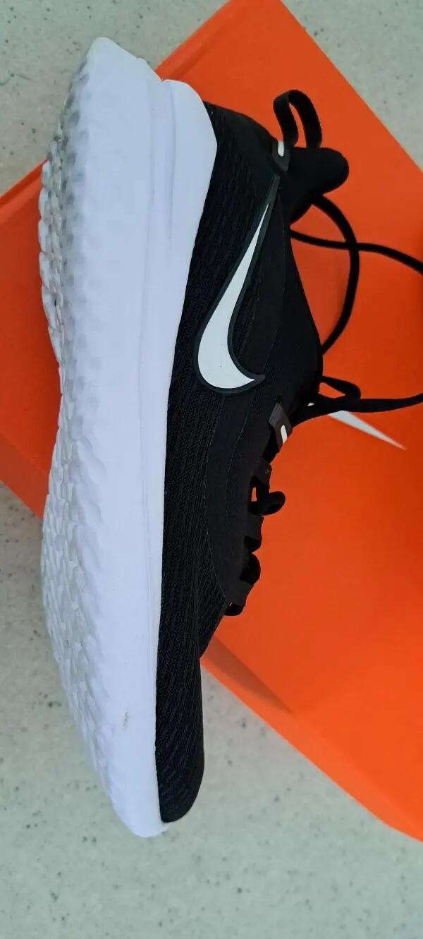 Tussen Particulieren - NIEUW - sportschoenen Nike 2/5