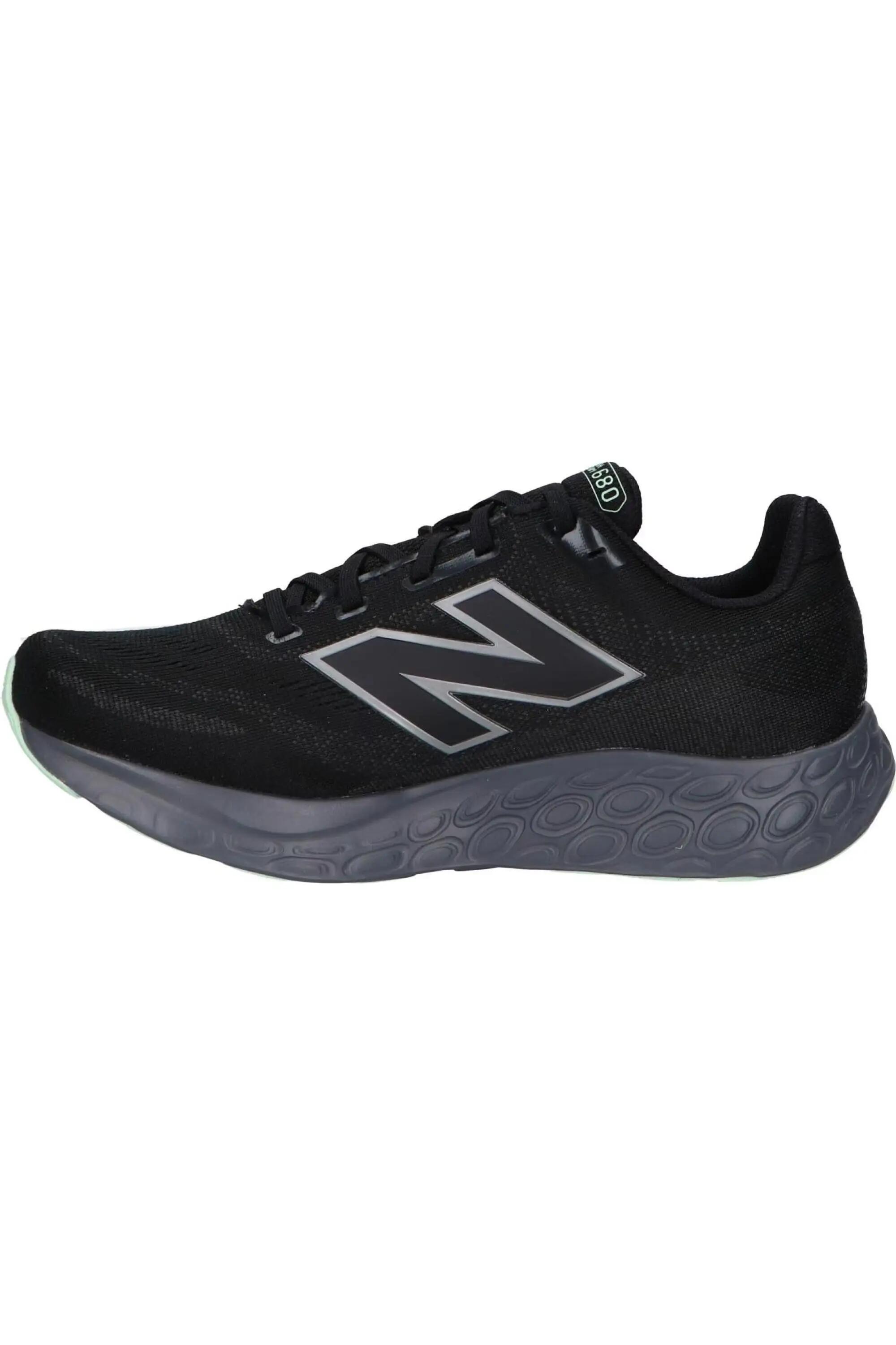 Laufschuhe New balance Modell M680WBK8 für männer 4/5