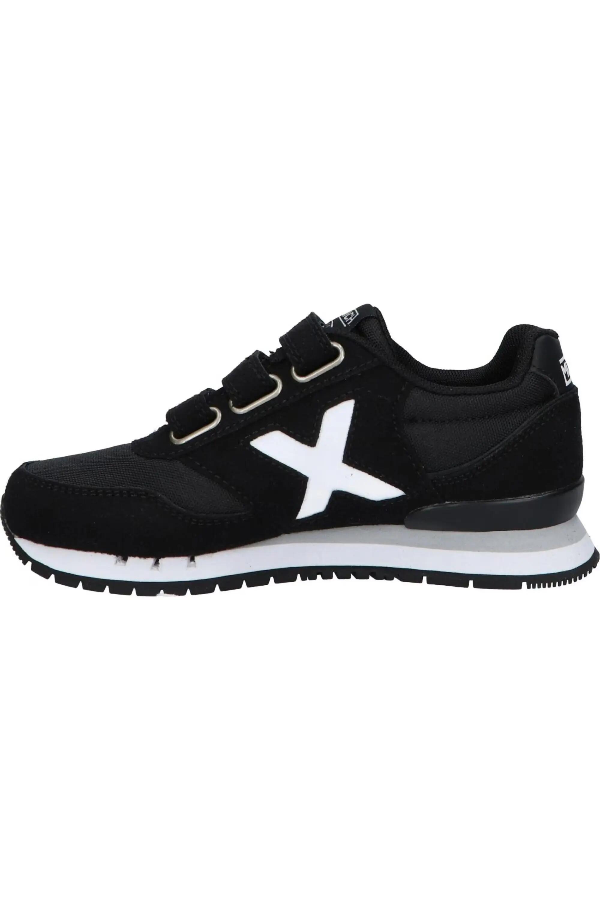 Munich Dash Kid VCO Black Children's Sneakers. 4/5
