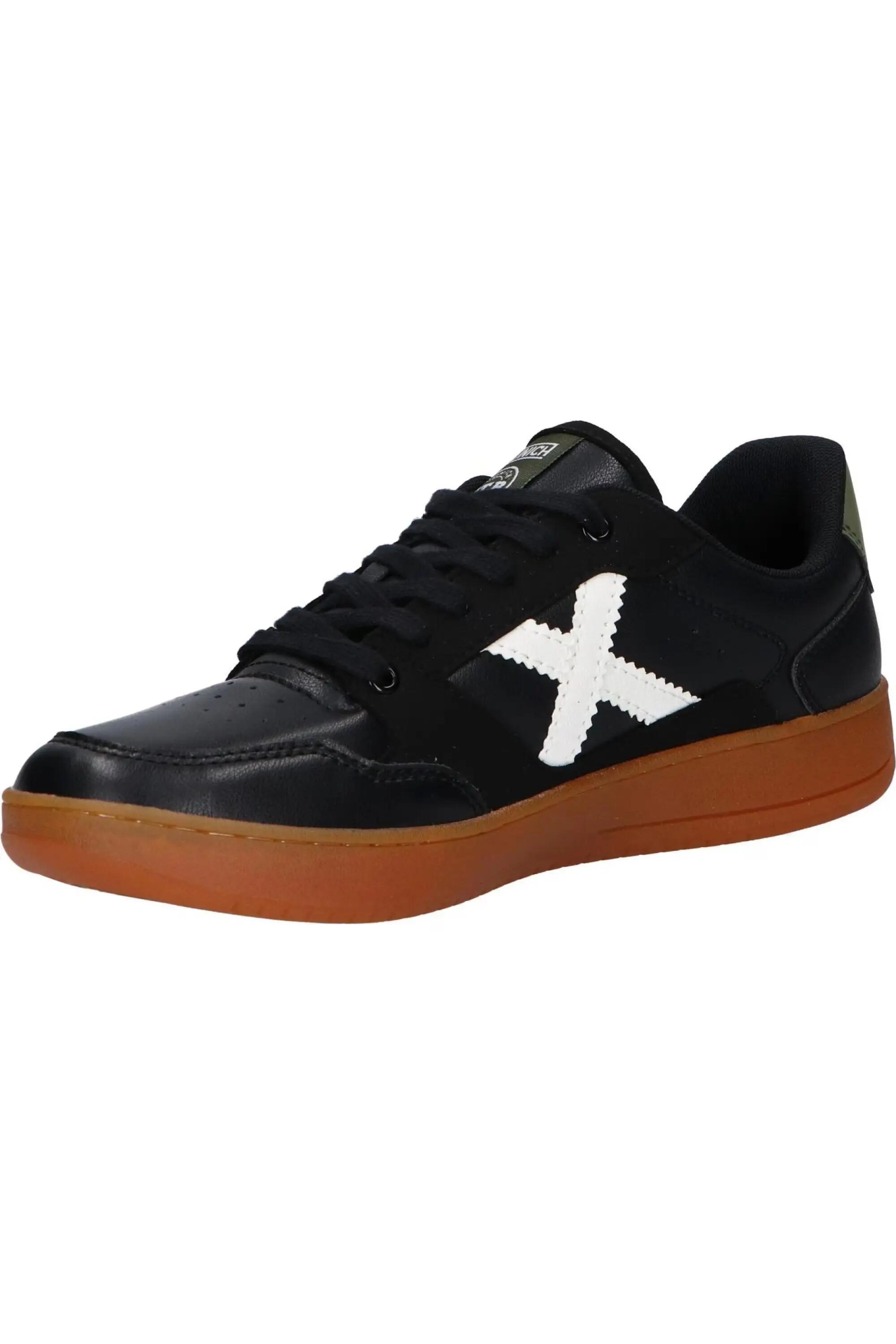 Scarpe da calcetto Munich modello 8908080 per uomini 3/5