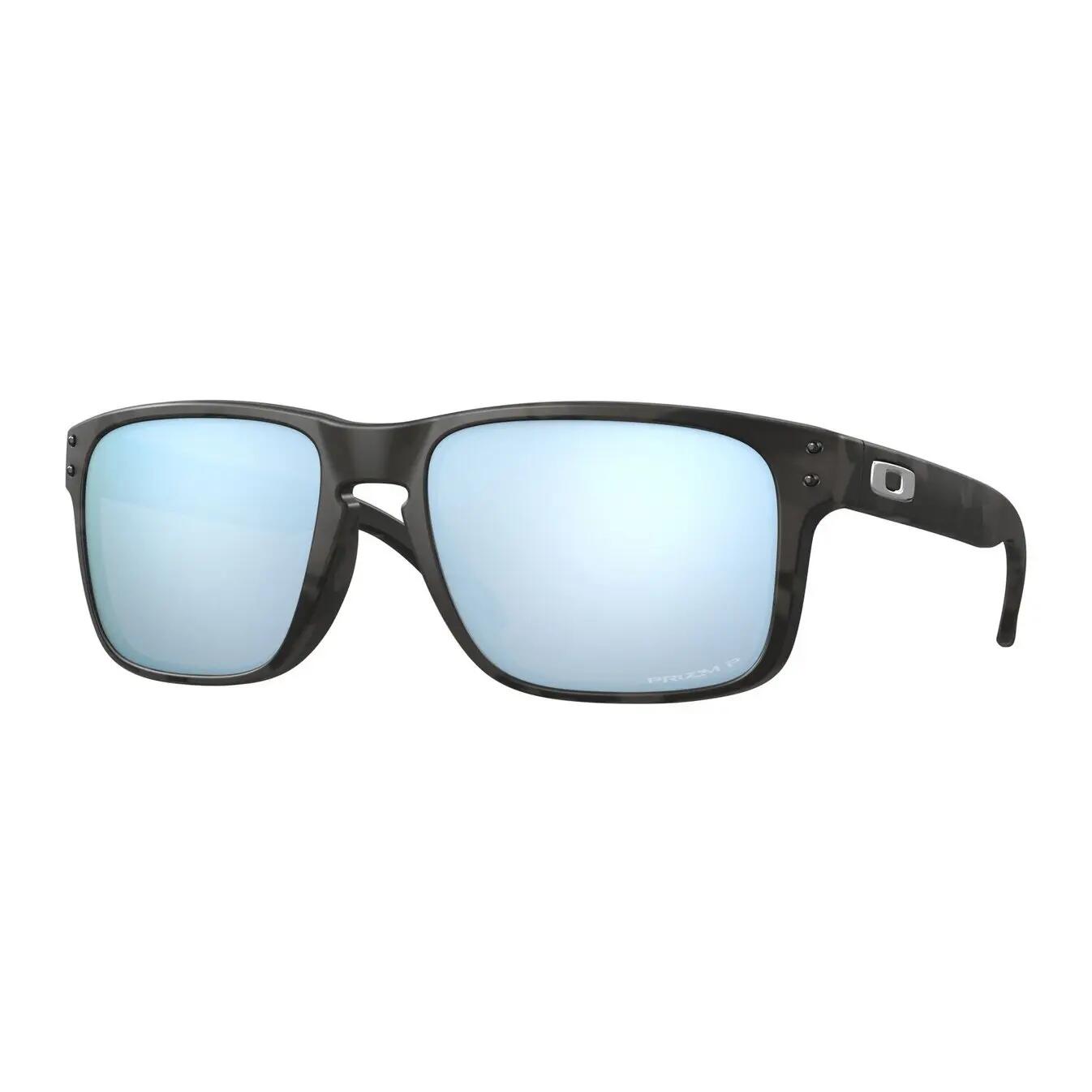 OAKLEY picture