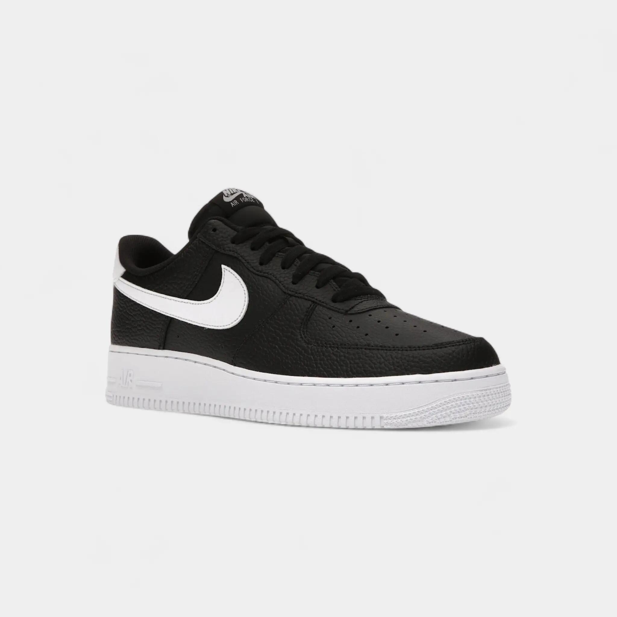 Nike Air Force 1 Low '07 Black White Pebbled Leather 2/5