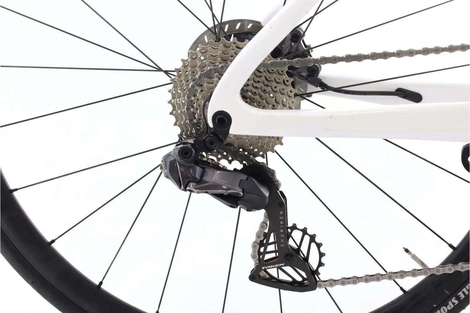 Vélo de route reconditionné ·  F12 Di2 12V · Très bon état 3/8