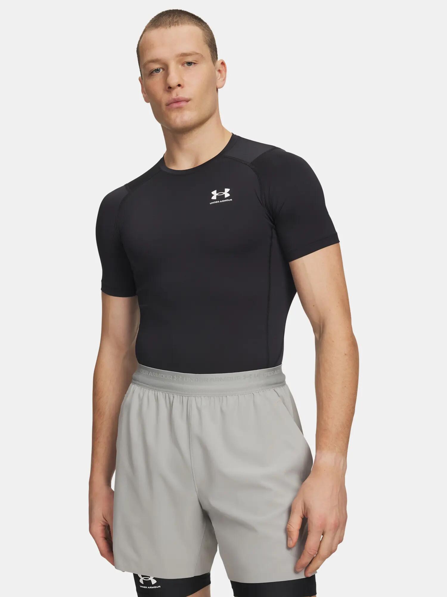 UNDER ARMOUR picture