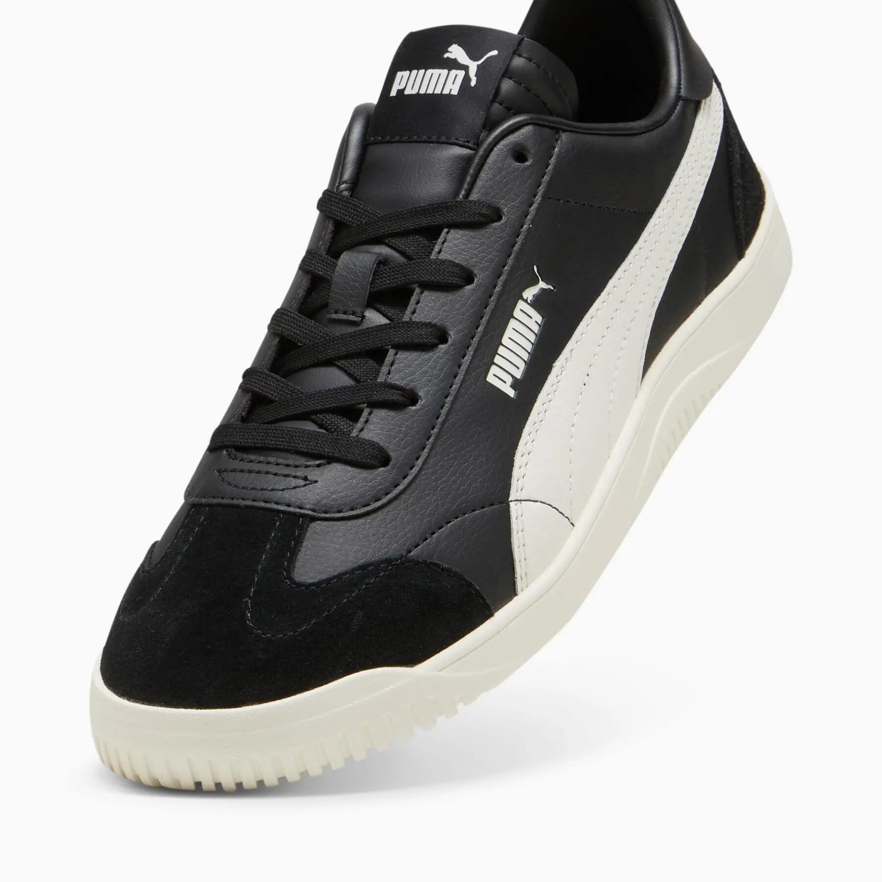 Tênis esportivo feminino Puma CLUB 5V5 5/7