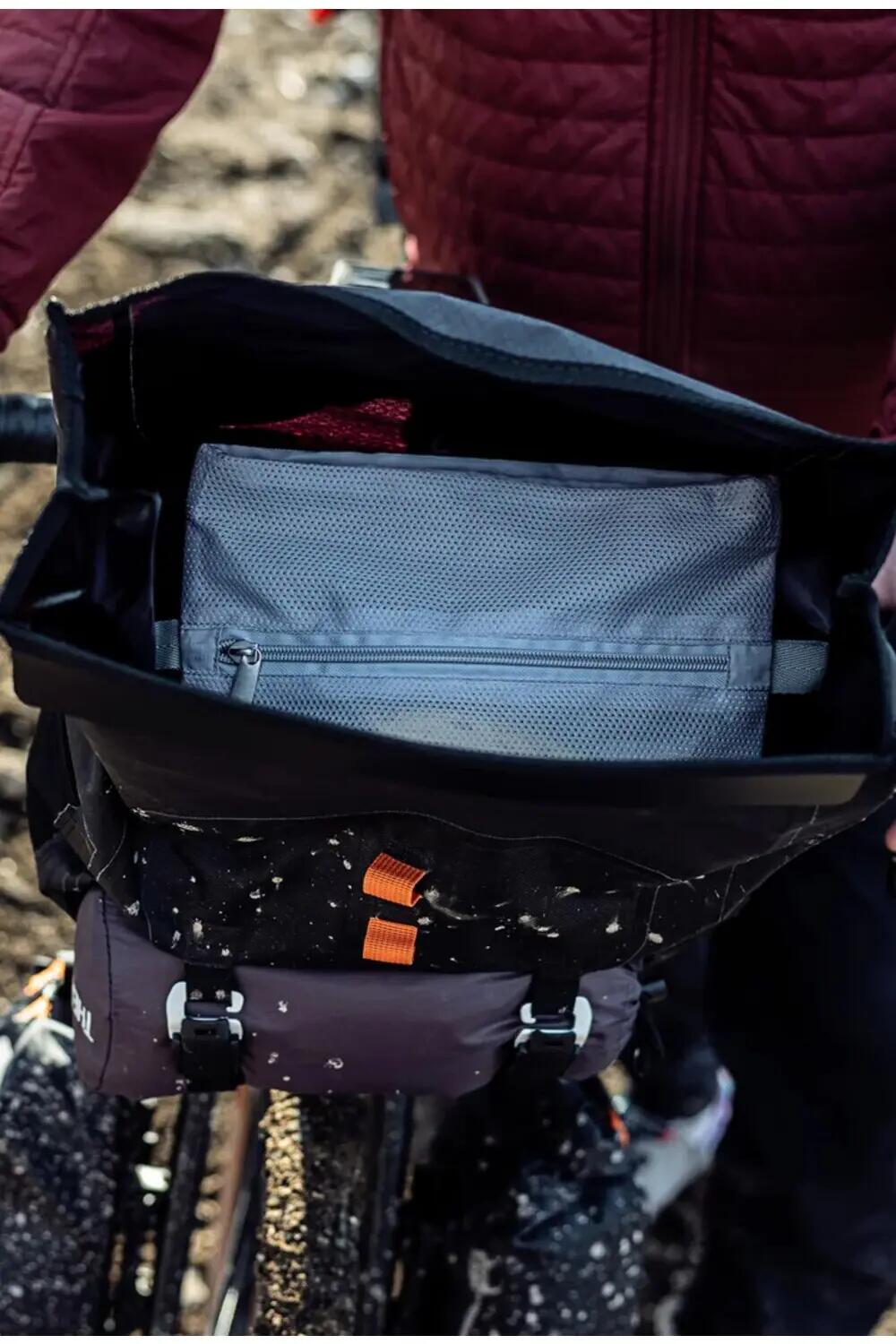 Wewnętrzna kieszeń z siatki Ortlieb Handlebar-Pack QR na akcesoria rowerowe 6/7