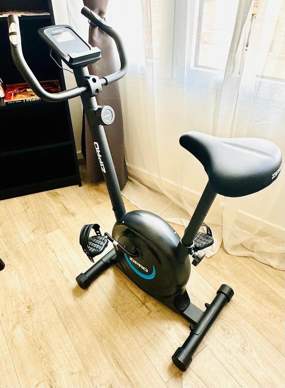 Entre Particuliers - Vélo d'appartement magnétique Zipro one S 1/1