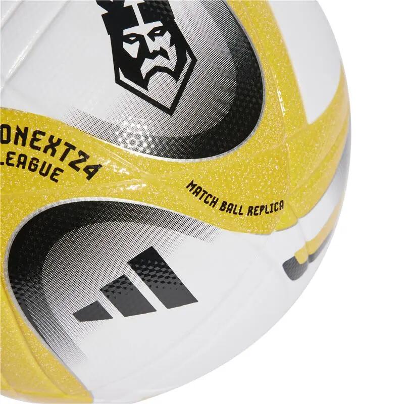 adidas Kings League Football, le ballon des stars. 3/5