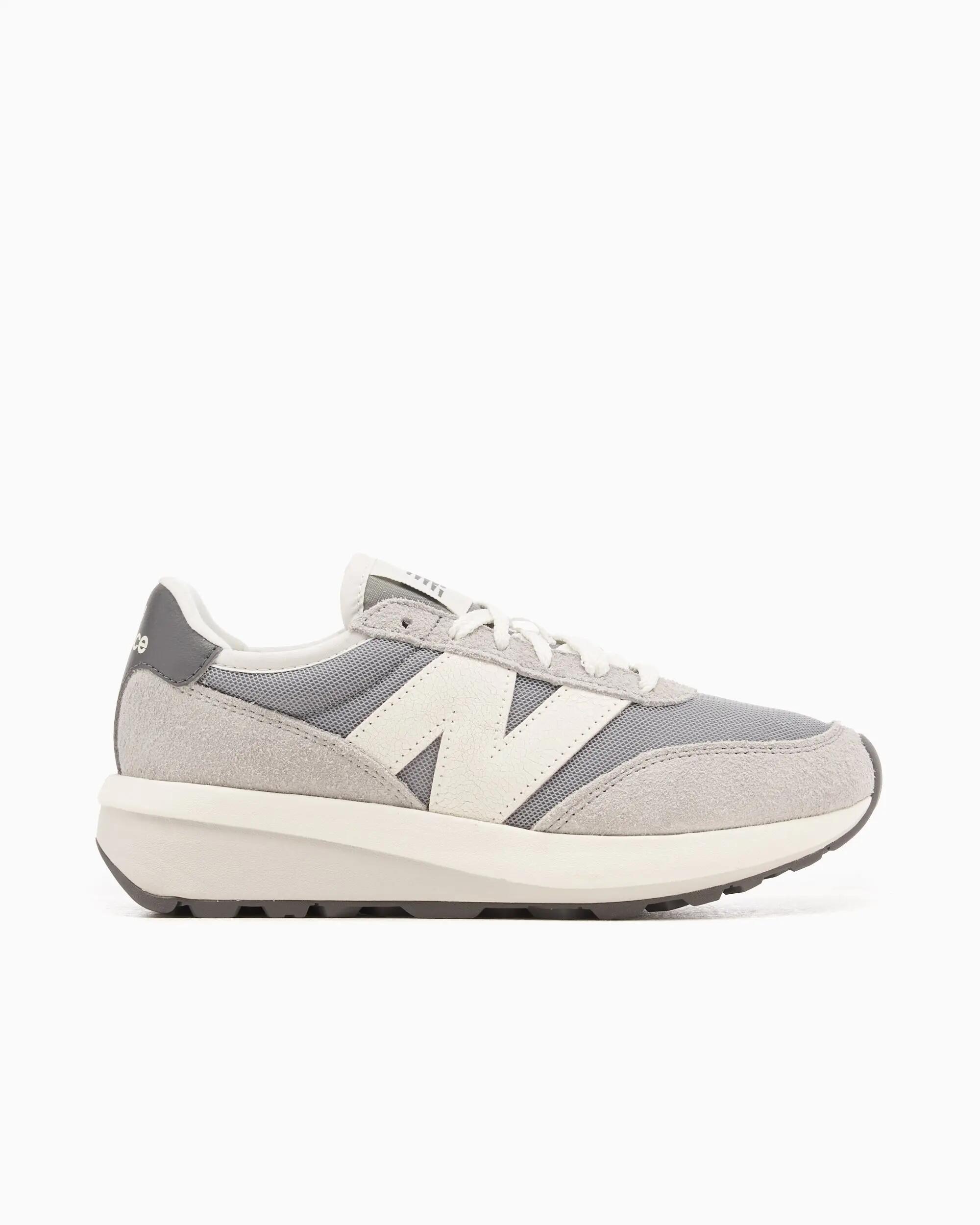NEW BALANCE picture