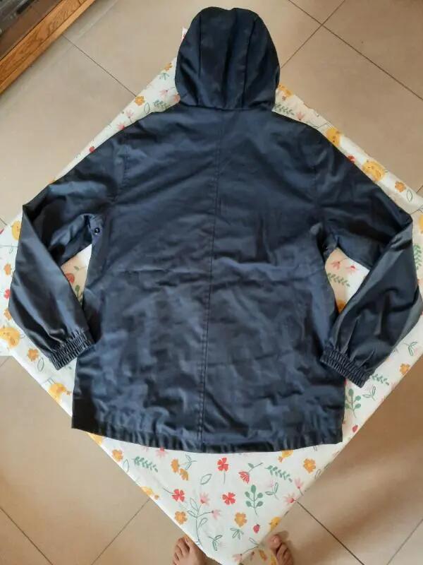Tussen Particulieren - Regenjas zara 13-14 jaar 6/6
