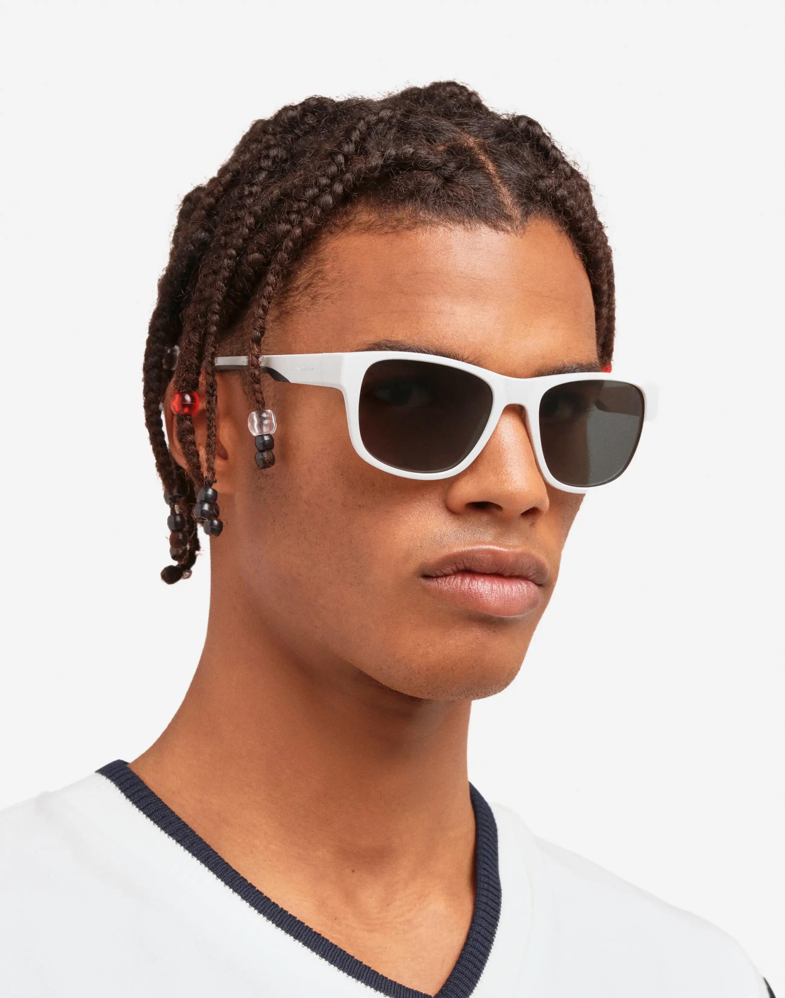 HAWKERS Lunettes de soleil homme et femme CLOUD BLACK DARK POLARIZED - OWENS 5/7
