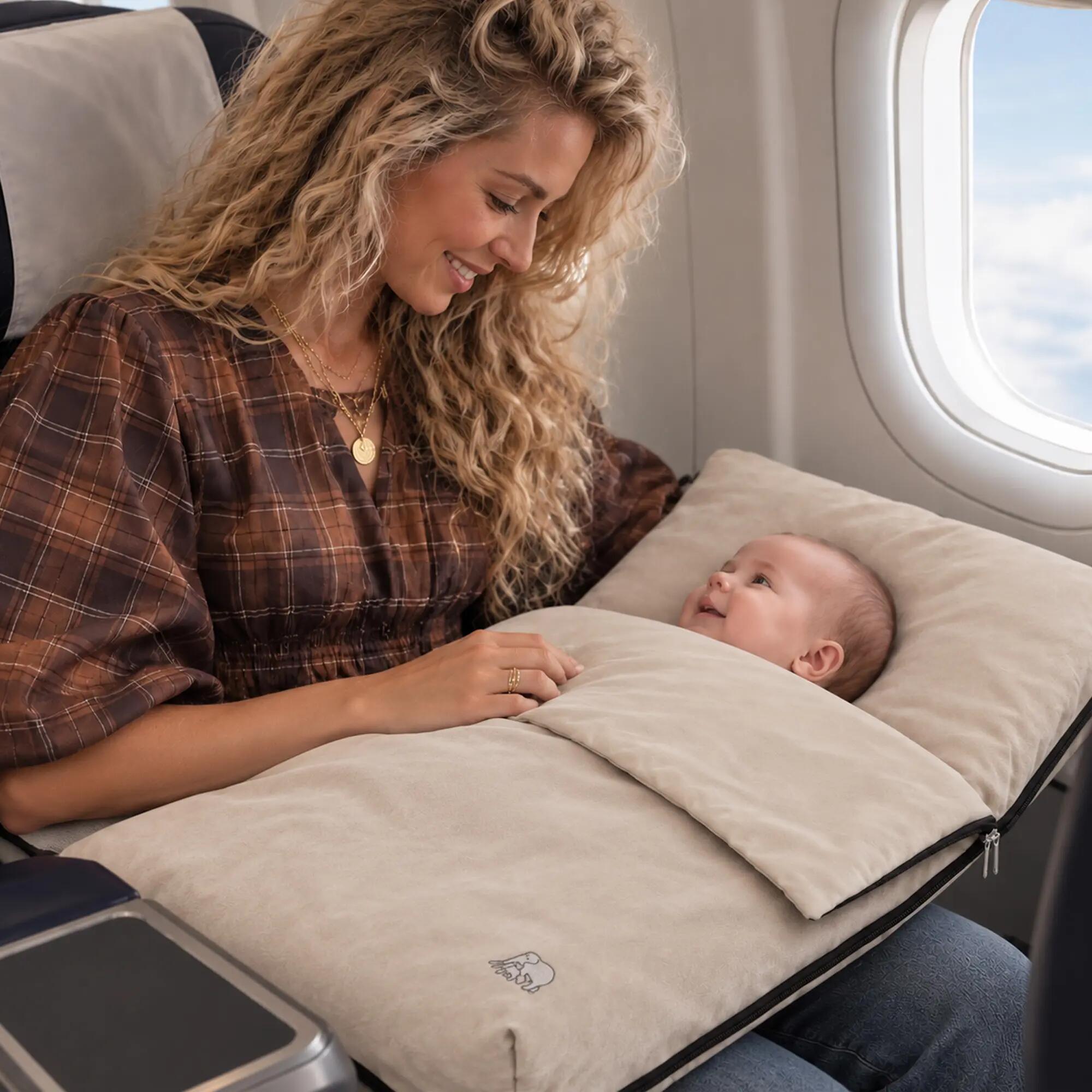 Łóżeczko samolotowe - Poduszka podróżna z materacem Deryan AirTraveller 3/7
