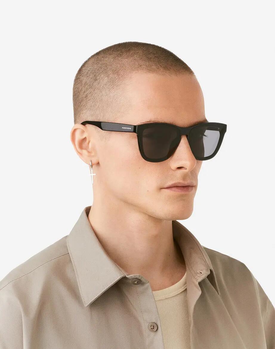 HAWKERS - Lunettes de soleil pour homme et femme DOWNTOWN MAX - BLACK DARK 8/9