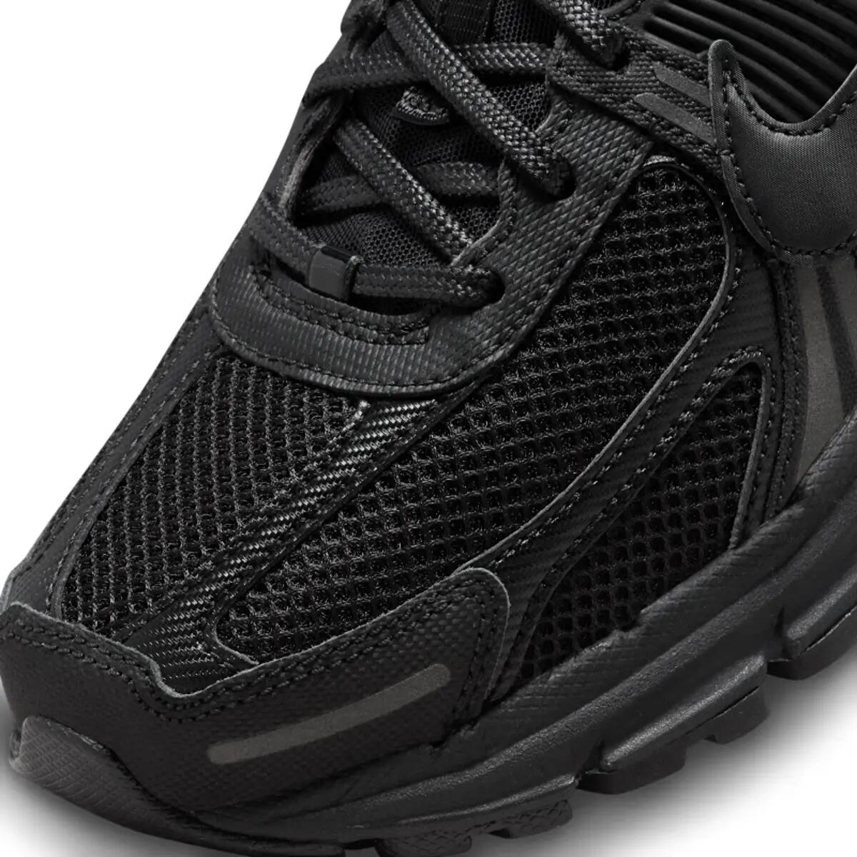 Vomero 5 Triple Black 6/6