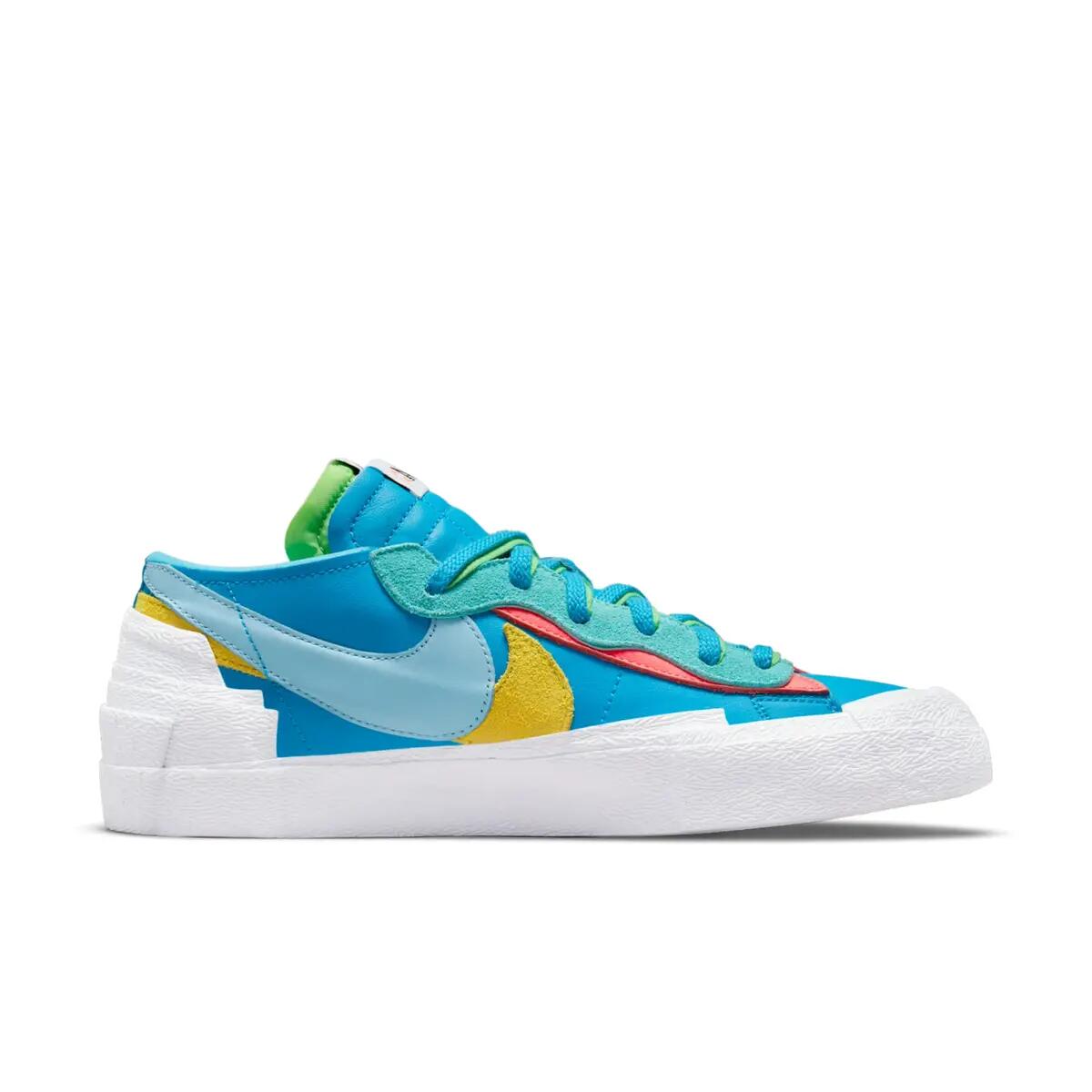 Schoenen  Sacai Blazer Low Kaws Blue Yellow 4/6