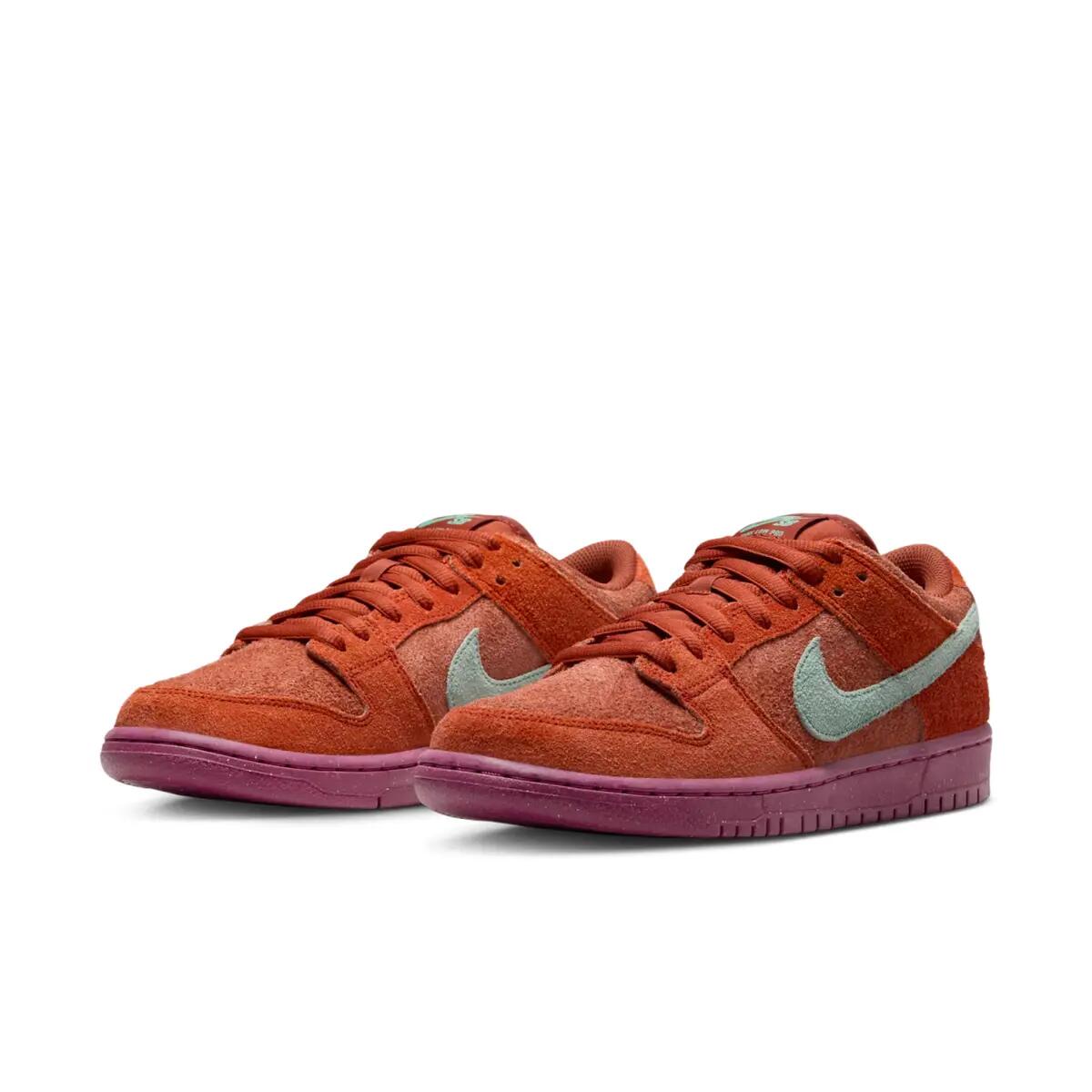 Chaussures  SB Dunk Low Mystic Red 3/6