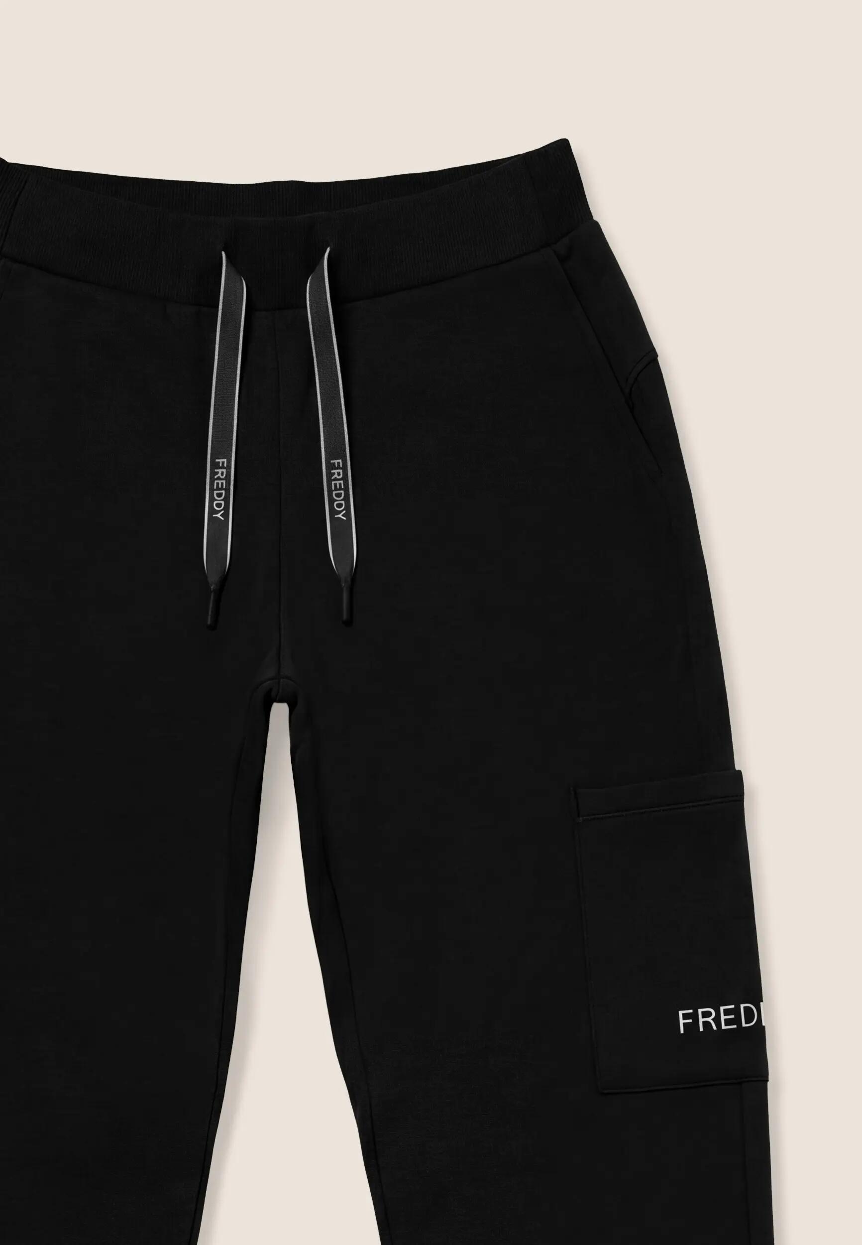 Pantalon de sport pour femmes à coupe classique avec poche cargo 3/3