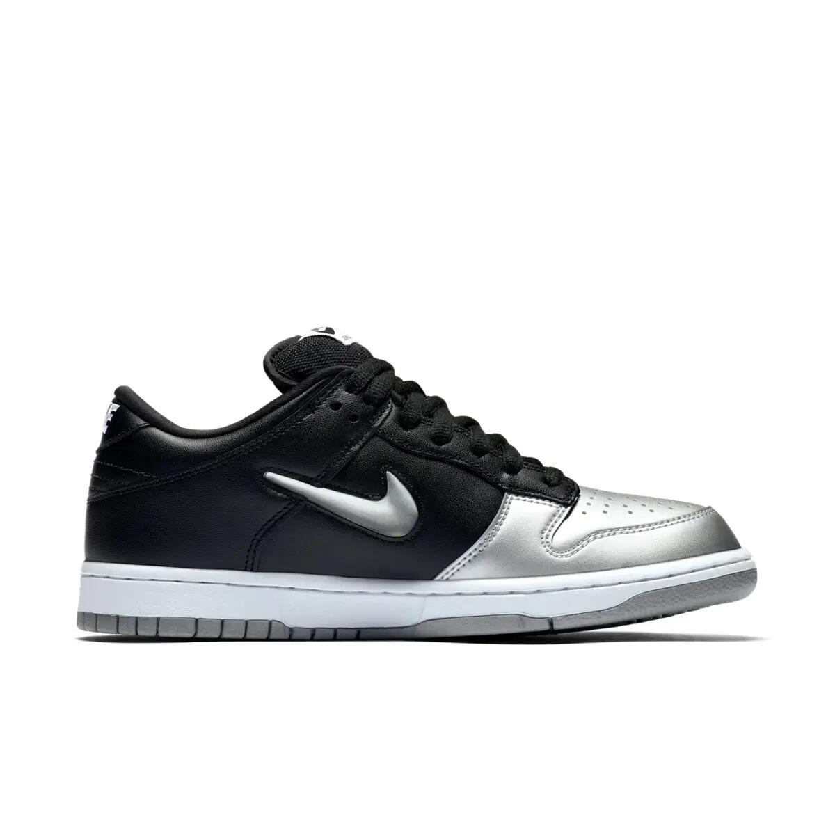 Nike SB Dunk Low Supreme Jewel Swoosh Silver 4/5
