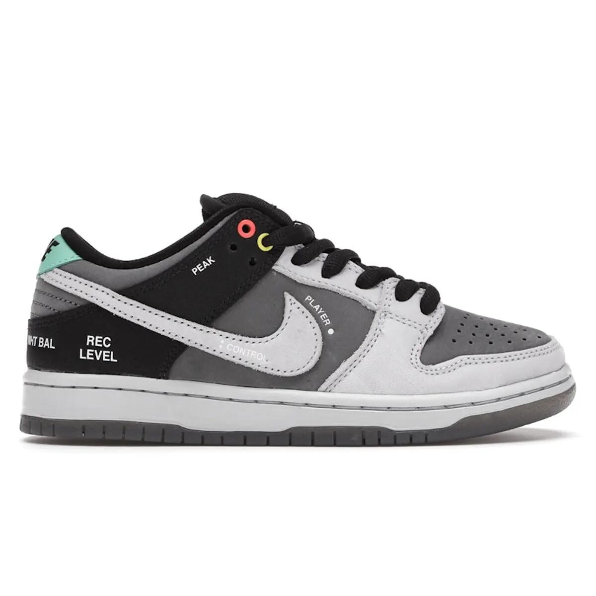 NIKE picture