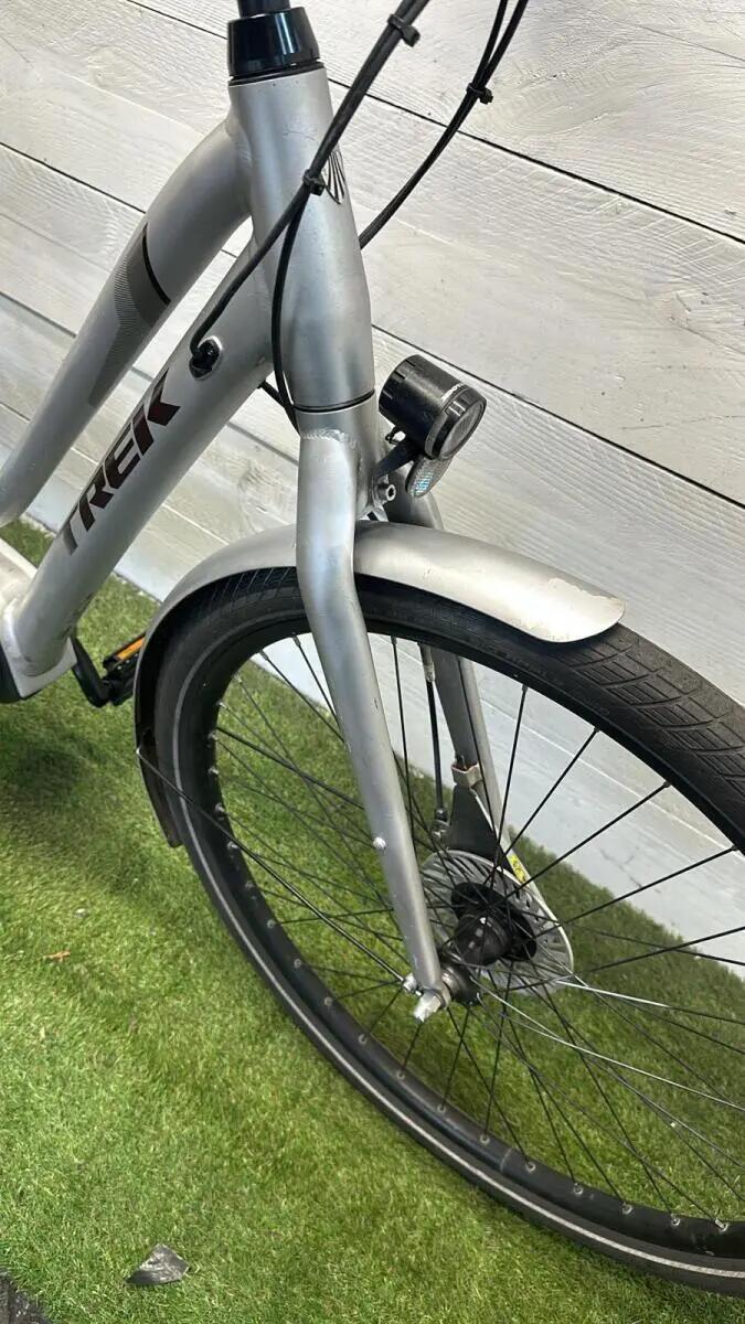 Trek electric stadsfiets bike 400Wh, metal/grijs 3/4